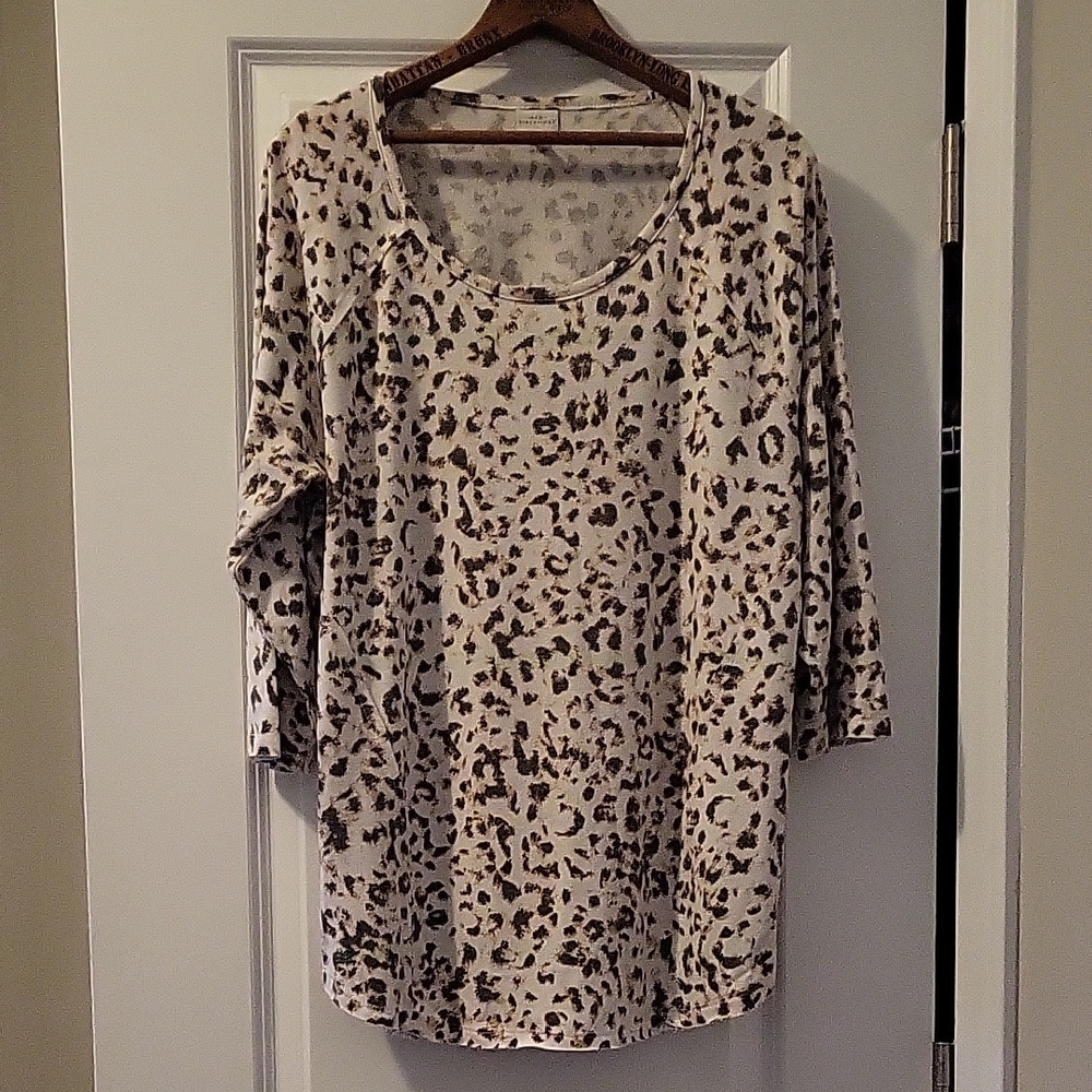 New Directions Beige Leopard Print Long Sleeve Top
